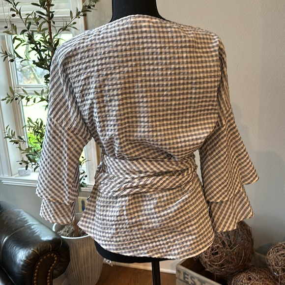 WAYF Beckett Tiered Gingham Wrap Crop Top size M - Picture 3 of 3